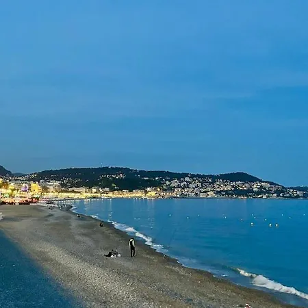 Rubis De Promenade Des *